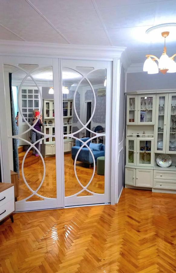 Central Apartment "Ameliya" Баку Екстериор снимка
