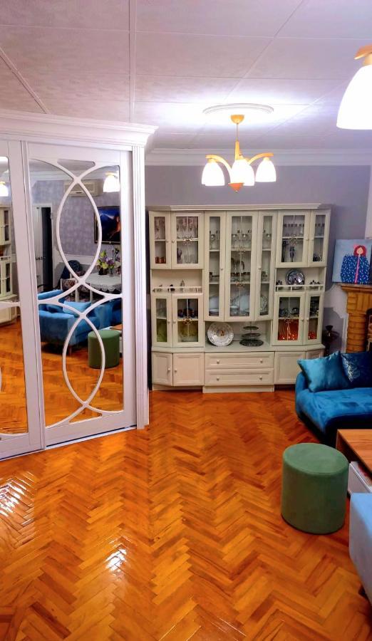 Central Apartment "Ameliya" Баку Екстериор снимка