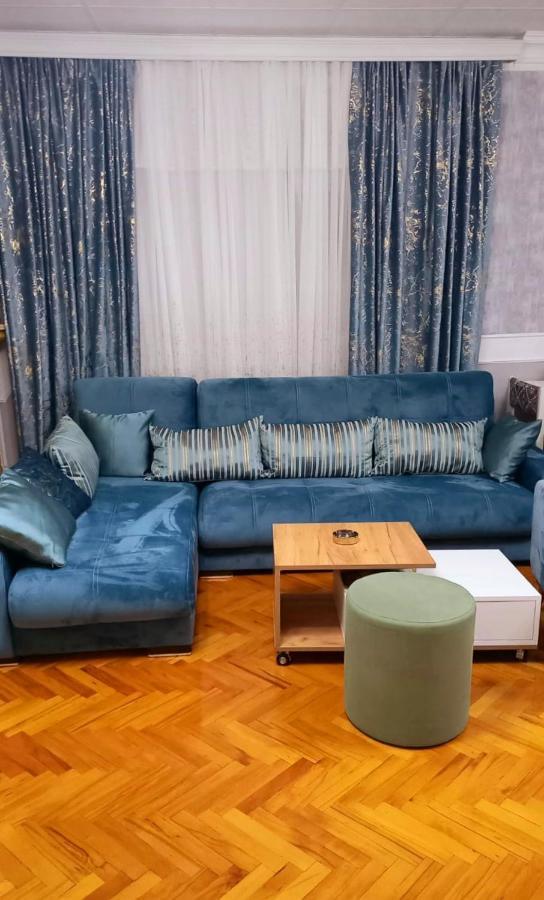 Central Apartment "Ameliya" Баку Екстериор снимка