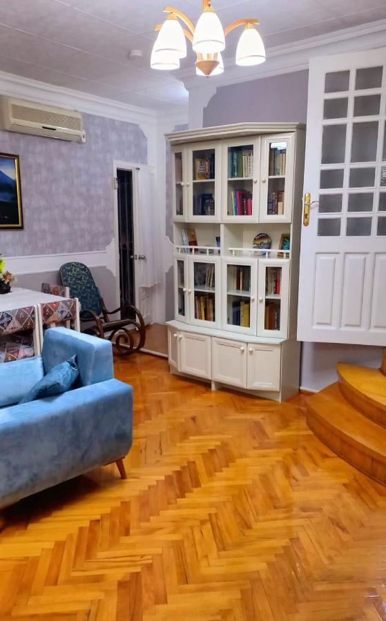 Central Apartment "Ameliya" Баку Екстериор снимка