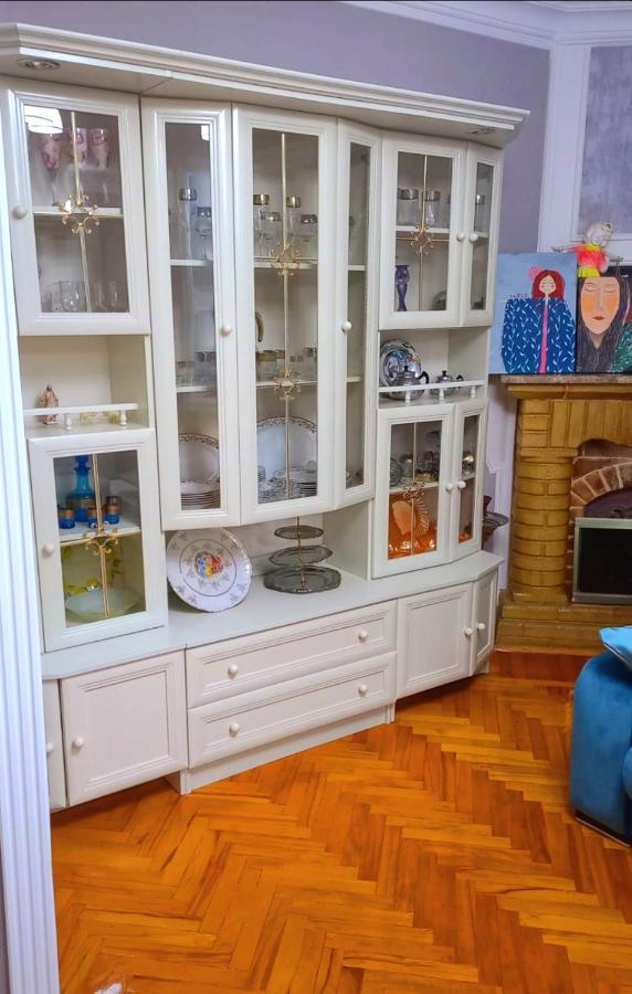 Central Apartment "Ameliya" Баку Екстериор снимка
