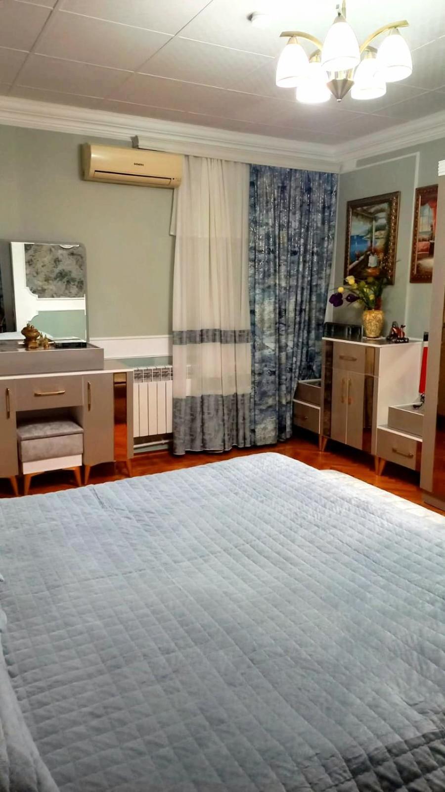 Central Apartment "Ameliya" Баку Екстериор снимка