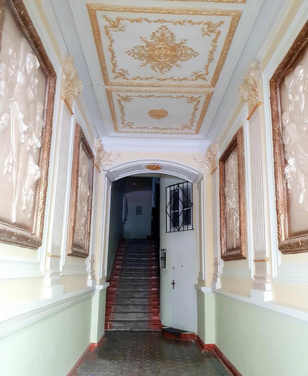 Central Apartment "Ameliya" Баку Екстериор снимка